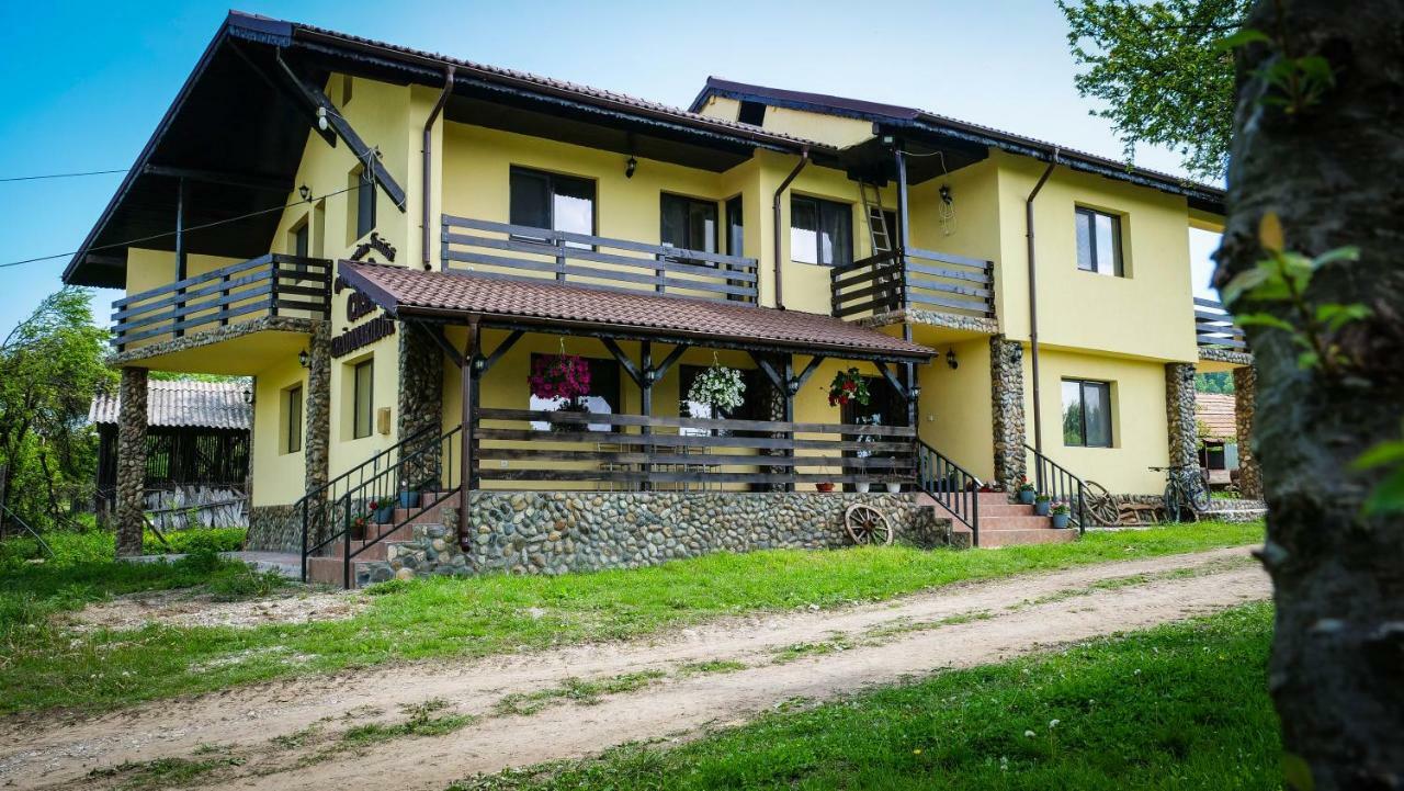 Pensiunea Gradinarilor Cu Ciubar Si Statie De Incarcare Electrica Auto Comanesti  외부 사진